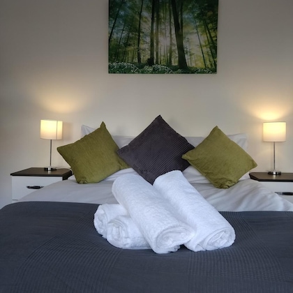 Gallery - Clifton Apartment