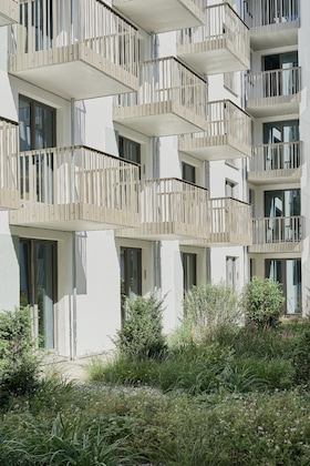 Gallery - Schwan Locke