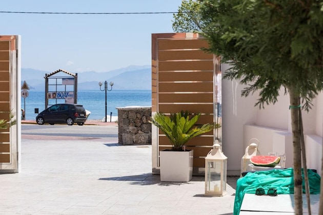 Gallery - Ipsos Beach Studios By Konnect