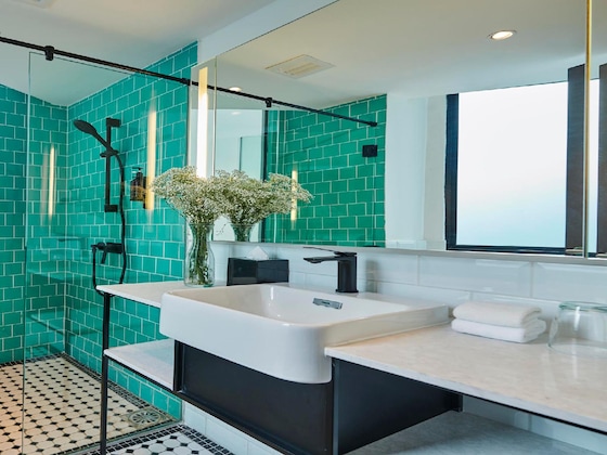 Gallery - J-Hotel By Dorsett