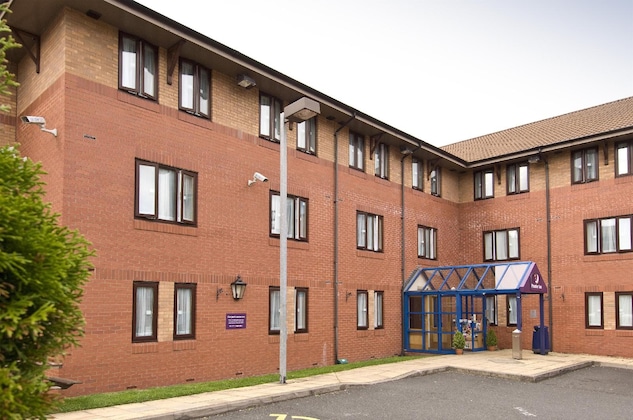 Gallery - Premier Inn Birmingham City Centre Broad Street