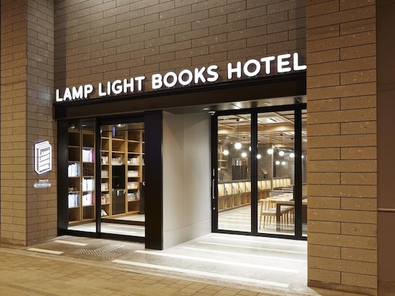 Gallery - Lamp Light Books Hotel Sapporo