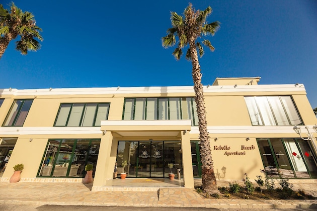 Gallery - Robolla Beach Aparthotel
