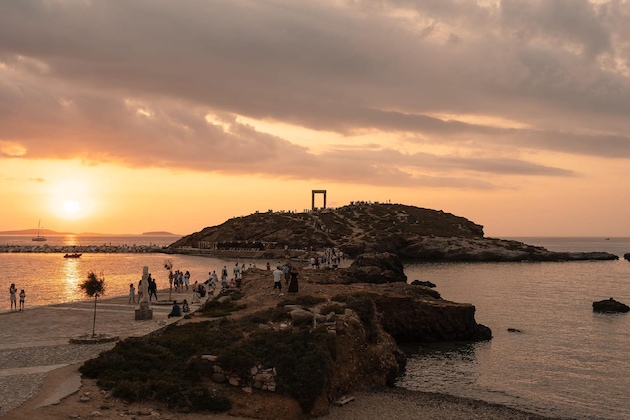 Gallery - Naxos Rhyton-Adults Only