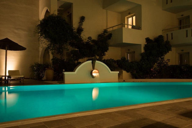 Gallery - Parasol Luxury Hotel & Suites