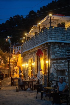 Gallery - Bujtina Kapllani