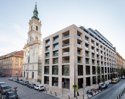 Gallery - Emerald Hotel