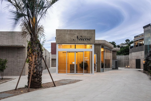 Gallery - Nueve Poolvilla And Resort