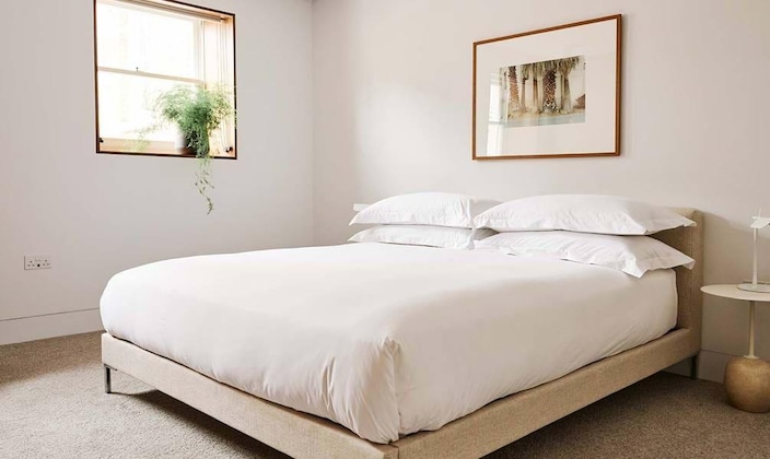 Gallery - Weymouth Mews