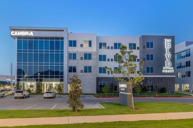 Gallery - Cambria Hotel Waco University Riverfront
