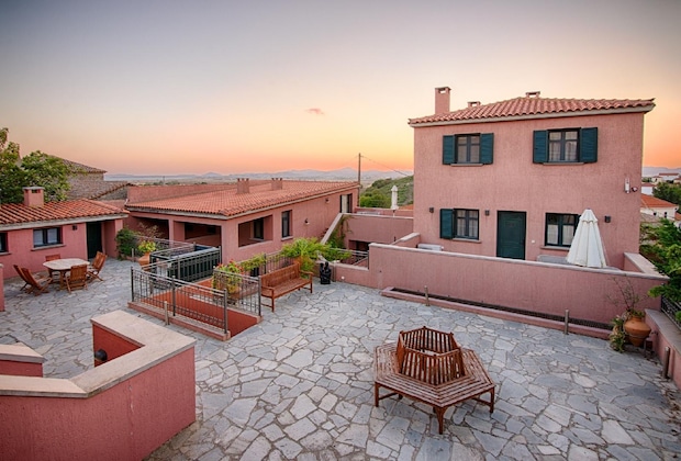 Gallery - The Varos Residences Hotel