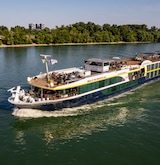 MS Monarch Countess