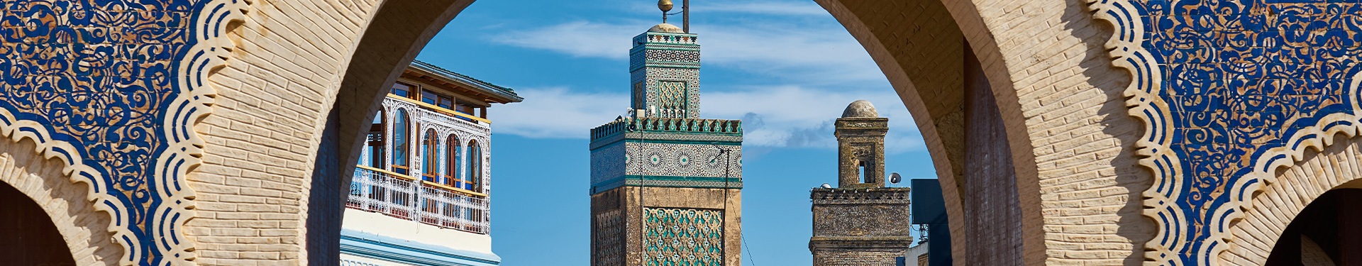 Cidades imperiais e Chefchaouen em riads desde Casablanca