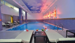 Wellborn Luxury Hotel