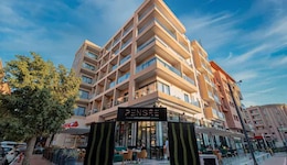 Stars Hotel