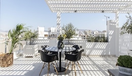 Gallery Suites & Residences, Piraeus