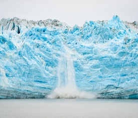 Os cruzeiros mais desejados que visitam Glaciar Hubbard (EUA)