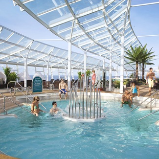 Solário e Piscina