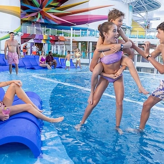 Piscinas e áreas de relaxamento