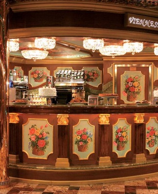 Vienes Cafe