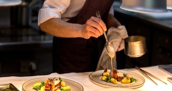 Cruzeiros com gastronomia gourmet