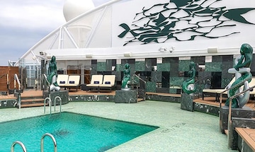 MSC Yacht Club,