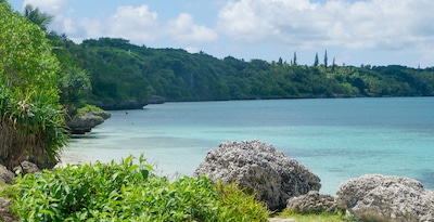 Noumea (magenta)