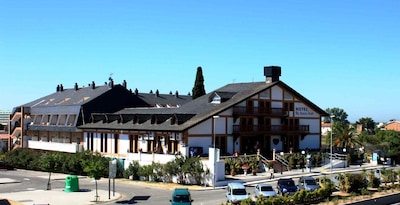 Santa Susana Resort