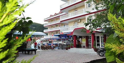 Musti's Royal Plaza Hotel