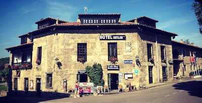 Hotel Santillana