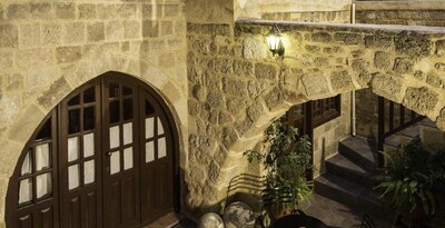 Camelot Traditional & Classic Hotel