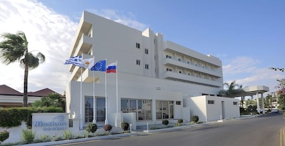 Nissiana Hotel