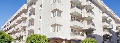 Duquesa Playa Aparthotel