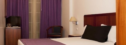 Jose Estevao Hotel