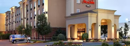 Hampton Inn & Suites By Hilton Montreal-Dorval