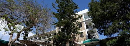 Dionysos Central Hotel
