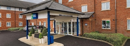 Holiday Inn Express London Gatwick - Crawley By Ihg