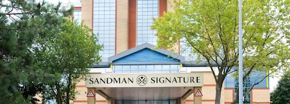 Sandman Signature London Gatwick Hotel