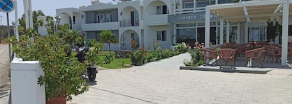 Summer Dream Hotel