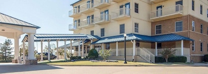 Quality Inn Tulsa–Downtown West