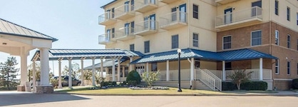 Quality Inn Tulsa–Downtown West