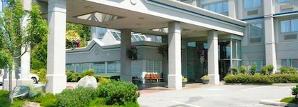 Coast Abbotsford Hotel & Suites