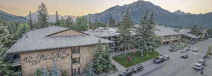 Banff Park Lodge