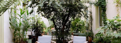 Hotel Kyriad Paris X Canal Saint Martin République