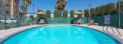 Holiday Inn Express Bakersfield By Ihg