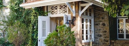 New Helvetia Hotel