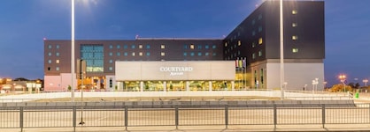 Courtyard By Marriott Warsaw Airport