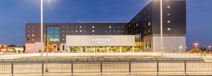 Courtyard By Marriott Warsaw Airport