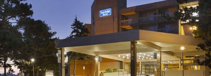 Ramada By Wyndham Belleville Harbourview Conference Center