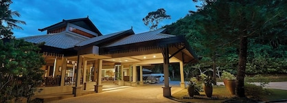 The Taaras Beach & Spa Resort